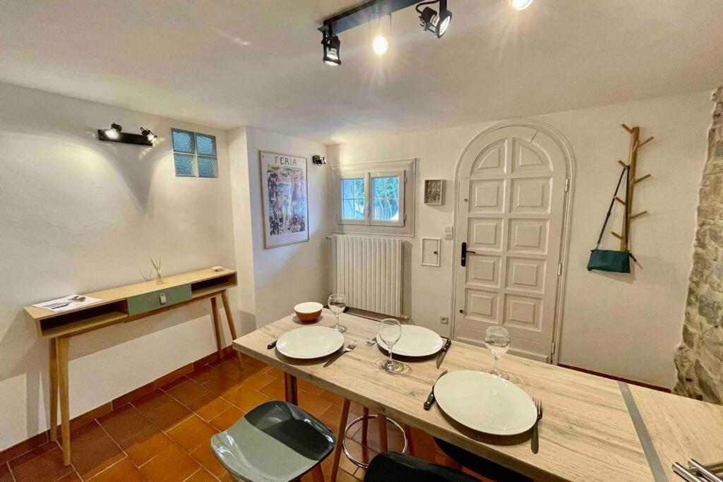 Le Jad Joli F2 Proche Gare, Arenes Avec Terrasse Privee Appartement Nîmes Buitenkant foto