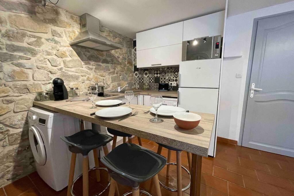 Le Jad Joli F2 Proche Gare, Arenes Avec Terrasse Privee Appartement Nîmes Buitenkant foto